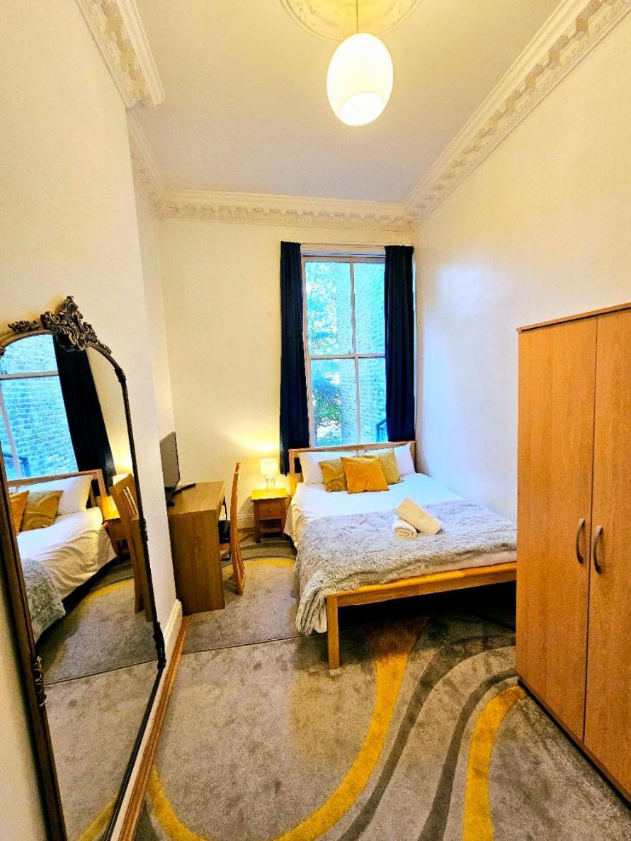 Charming Home With Private Balcony, On 1St Floor, With 2 Bathrooms, 3 Min Walk To Earl'S Court Station London Ngoại thất bức ảnh