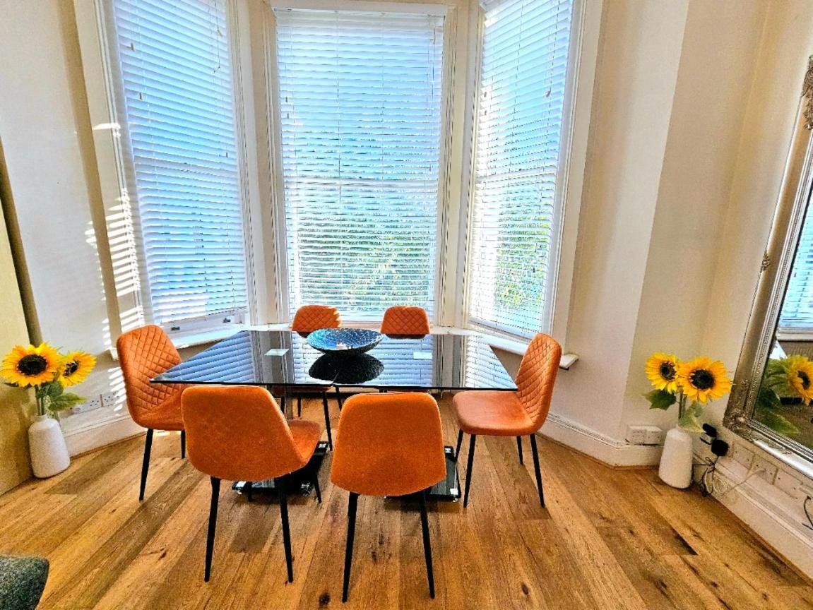 Charming Home With Private Balcony, On 1St Floor, With 2 Bathrooms, 3 Min Walk To Earl'S Court Station London Ngoại thất bức ảnh