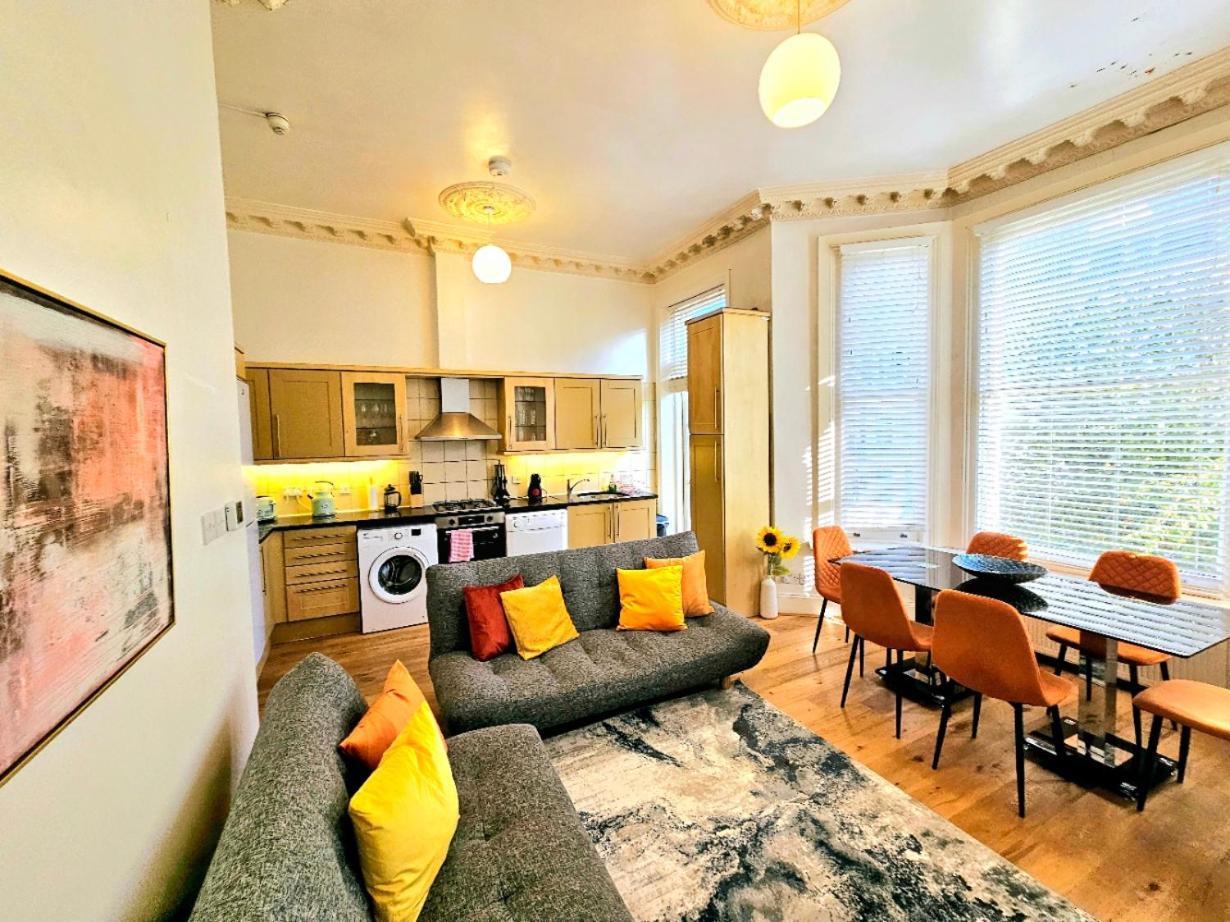 Charming Home With Private Balcony, On 1St Floor, With 2 Bathrooms, 3 Min Walk To Earl'S Court Station London Ngoại thất bức ảnh