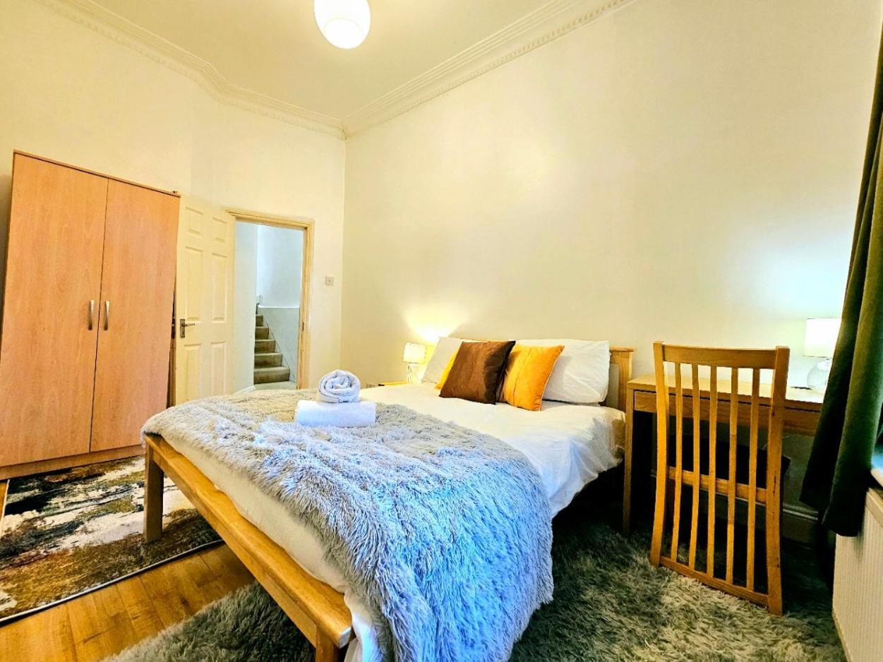 Charming Home With Private Balcony, On 1St Floor, With 2 Bathrooms, 3 Min Walk To Earl'S Court Station London Ngoại thất bức ảnh