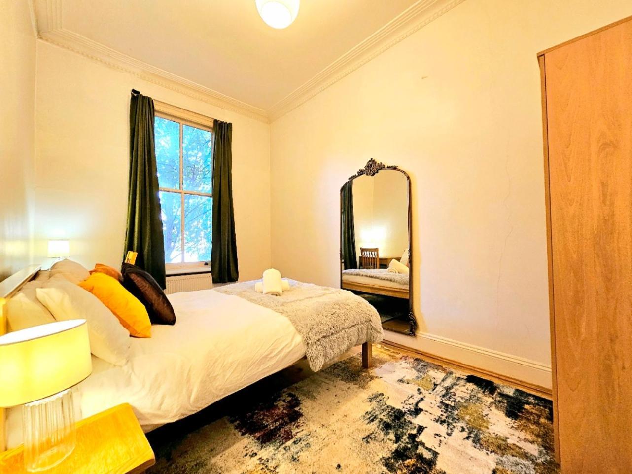Charming Home With Private Balcony, On 1St Floor, With 2 Bathrooms, 3 Min Walk To Earl'S Court Station London Ngoại thất bức ảnh